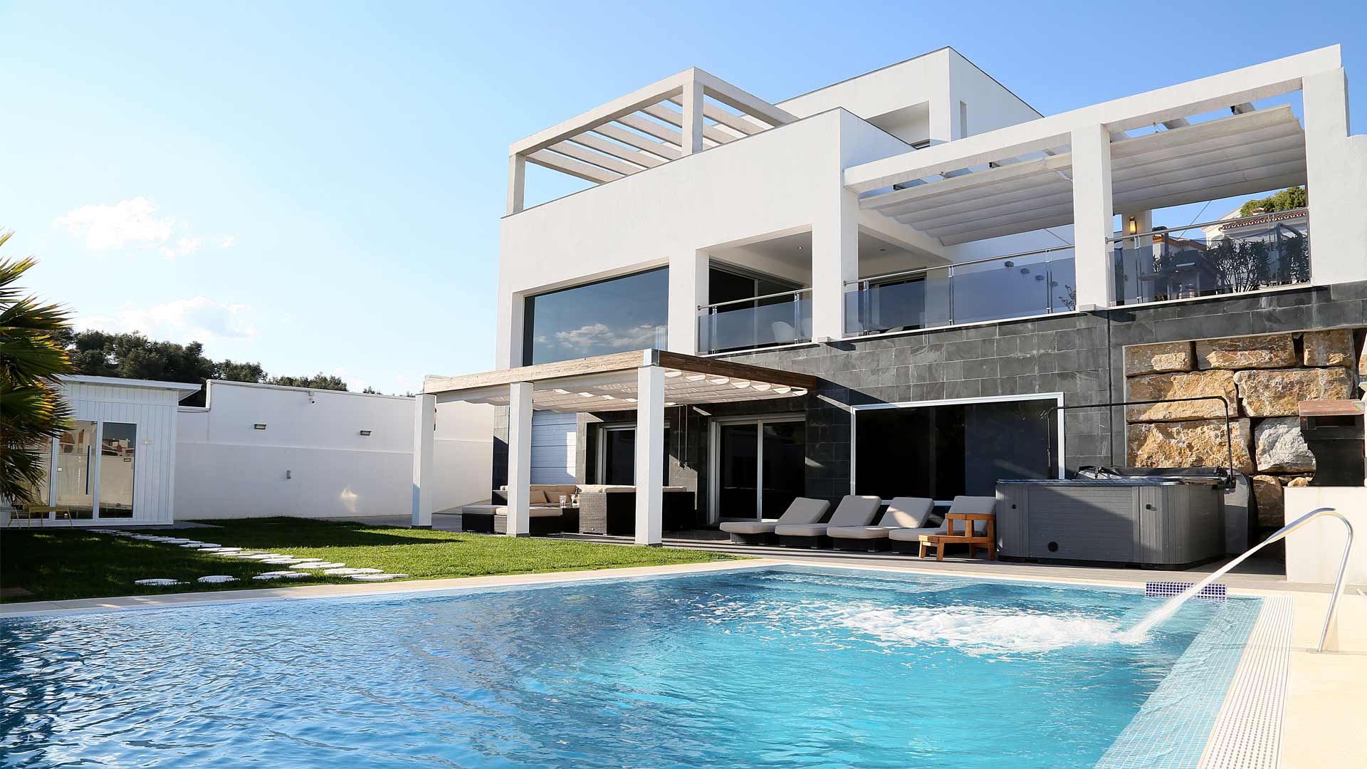 1.-Mordern-Luxury-Villa-Alegria